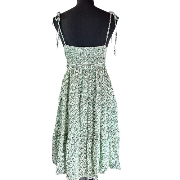 Davi & Dani - Ditsy Ruffle Tiered Vacation Dress - Picture 5 of 6